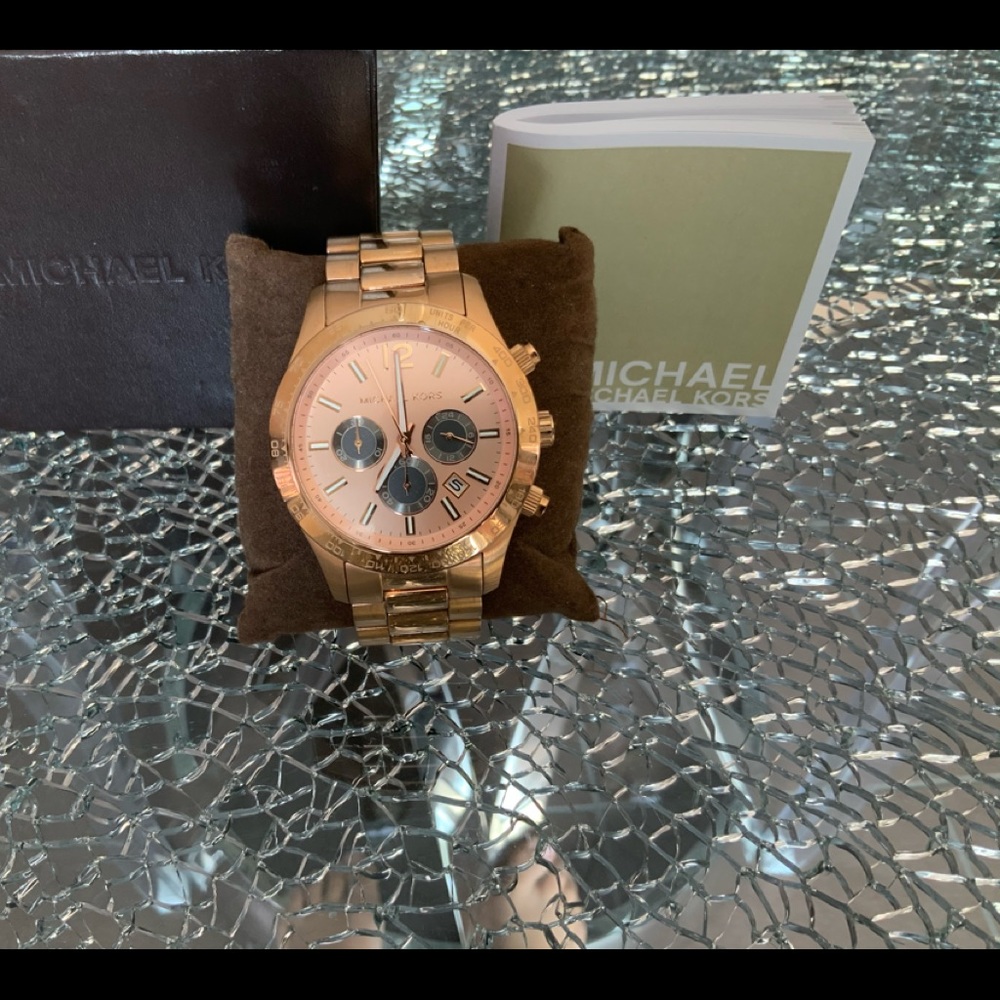 Authentic micheal kors watch !
